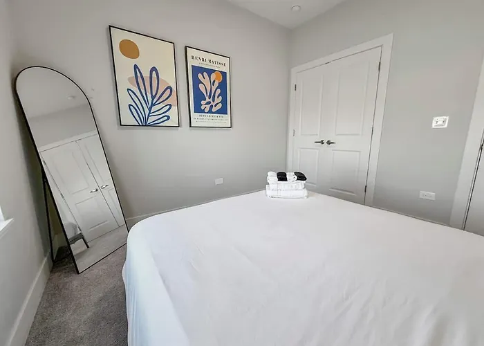 Furnished 4br Townhome Pickleball Court & Garage