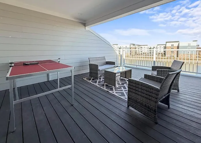 Apartment Furnished 4br Townhome Pickleball Court & Garage *